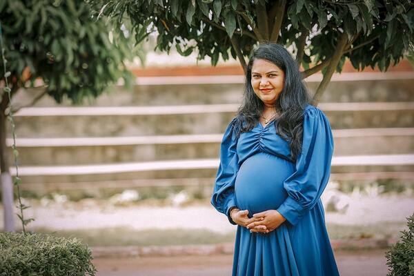 Silhouette Maternity